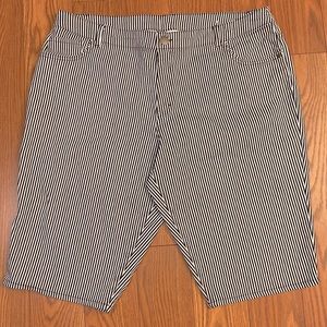 CJ Banks women’s wide skimmer Capri pants, striped button zip closure 22W